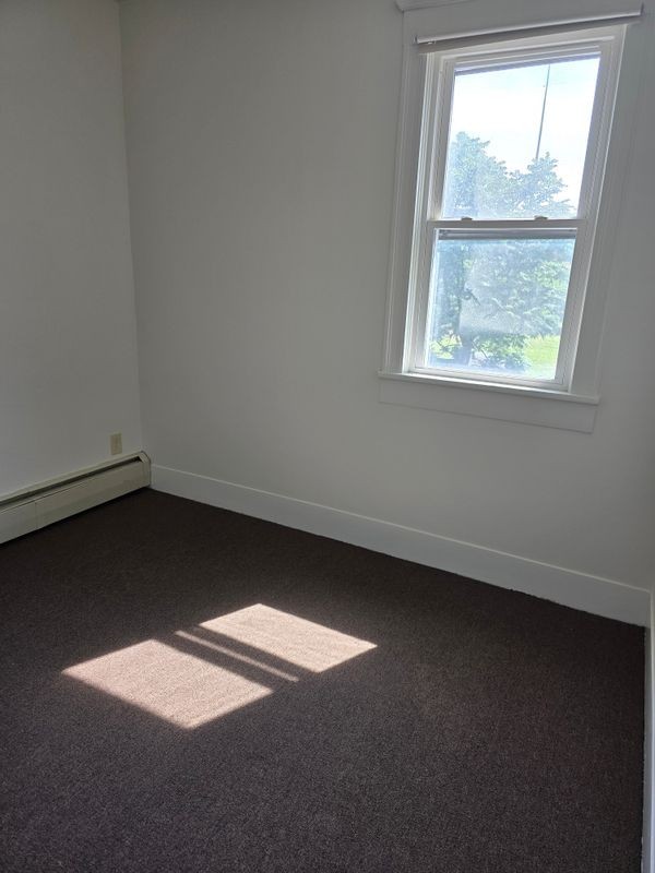8 Brookside St - Photo 7 of 11