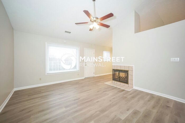 8916 Country Walk Dr - Photo 3 of 16