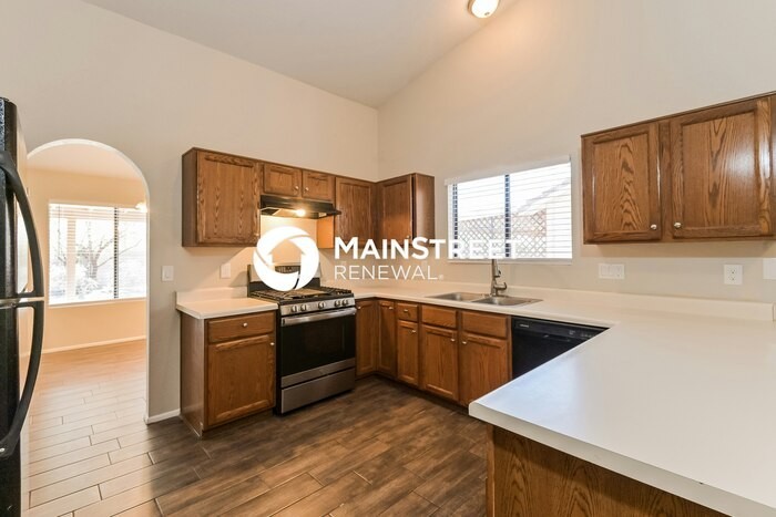 8136 S Carbury Way - Photo 4 of 16