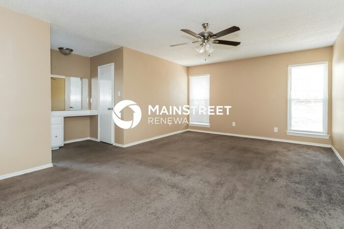 4807 Crestmont Ct - Photo 5 of 17