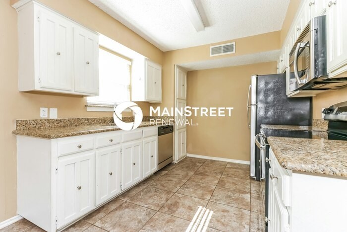 4807 Crestmont Ct - Photo 7 of 17