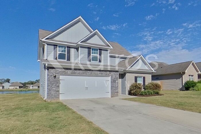 1045 Pilgrim Ln - Photo 2 of 35