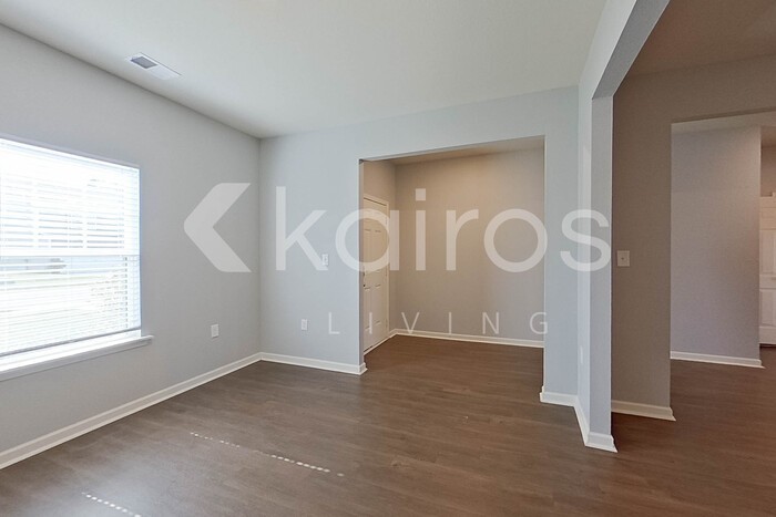 1045 Pilgrim Ln - Photo 7 of 35