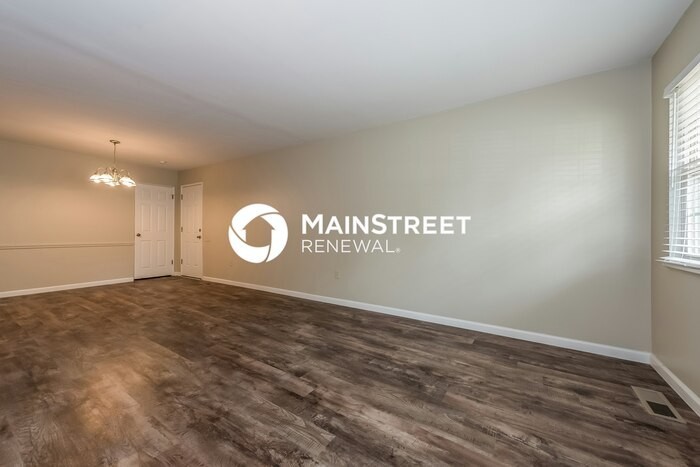 1325 Arlington Dr - Photo 3 of 15