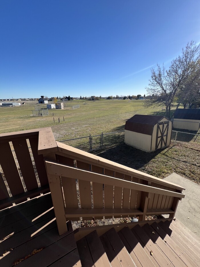 1060 Sitting Bull Ct - Photo 2 of 9