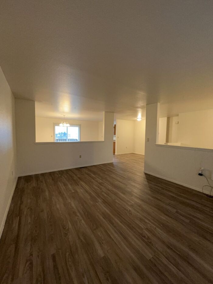 1060 Sitting Bull Ct - Photo 5 of 9