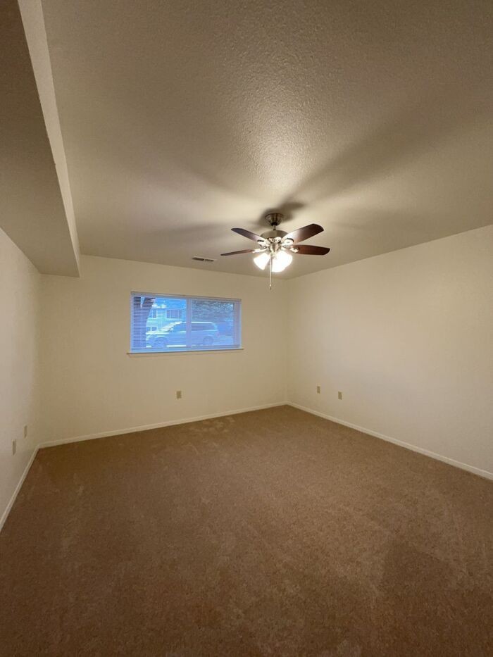 1060 Sitting Bull Ct - Photo 7 of 9