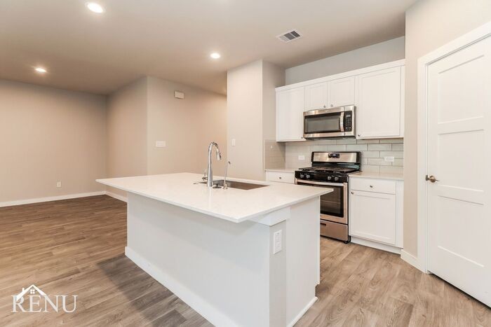 12273 Council Grove Dr - Photo 3 of 19