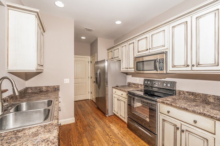 475 Earl Owens Dr - Photo 6 of 12