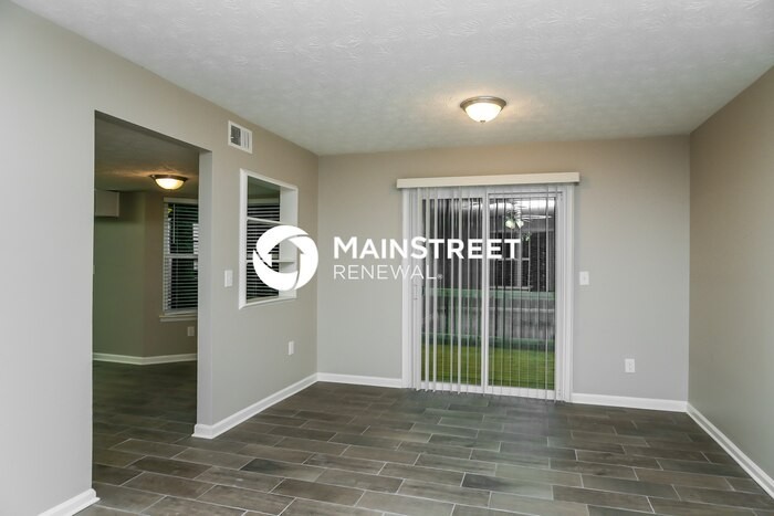 2725 Wildflower Ln - Photo 3 of 17