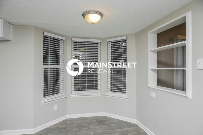 2725 Wildflower Ln - Photo 4 of 17