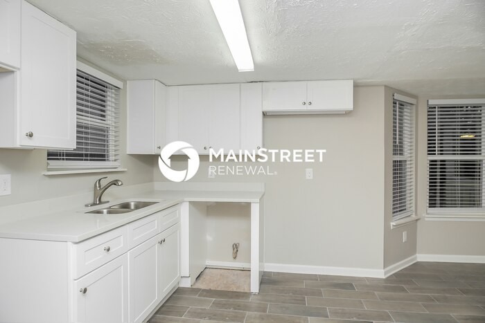 2725 Wildflower Ln - Photo 5 of 17