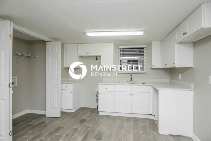 2725 Wildflower Ln - Photo 6 of 17