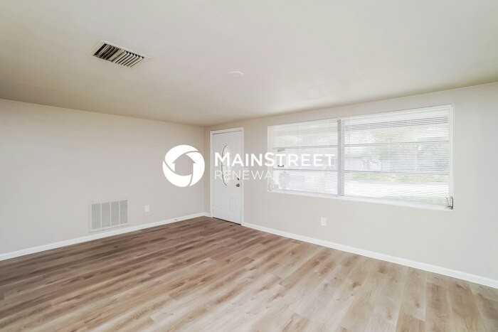 6235 Maplewood Dr - Photo 3 of 16