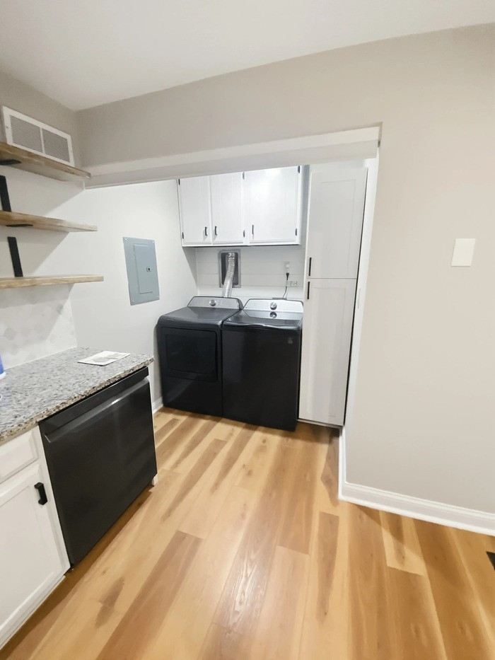 1224 Garrard St - Photo 5 of 21