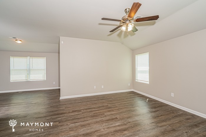 1049 Brookhaven Dr - Photo 4 of 12