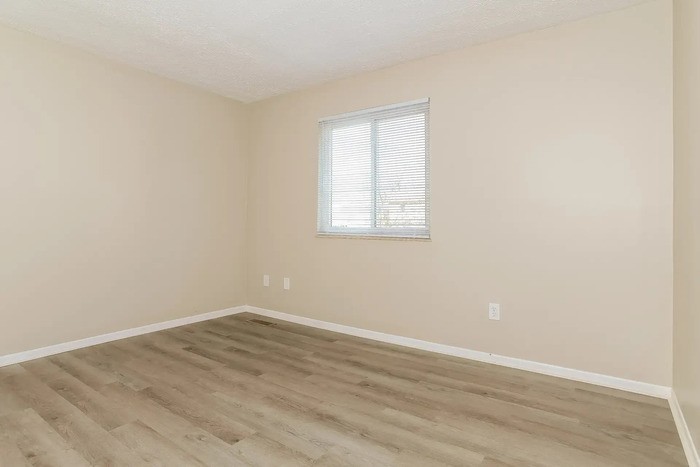 8282 Rollingwood Way - Photo 7 of 15