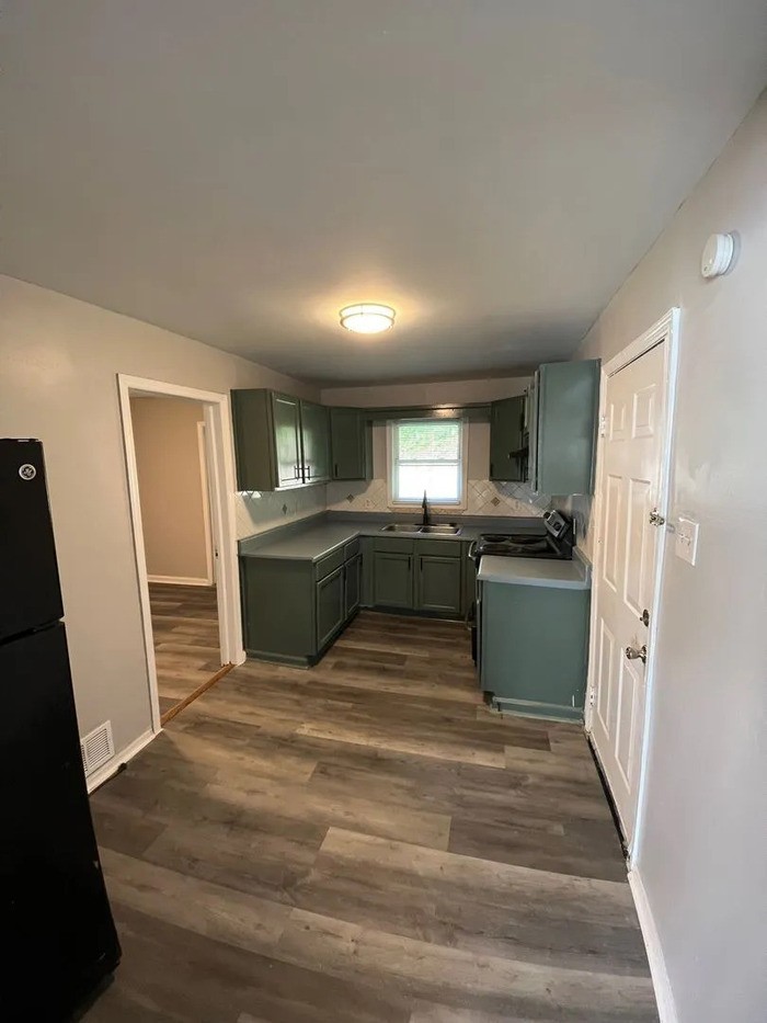 2141 Macon Dr Sw - Photo 3 of 50