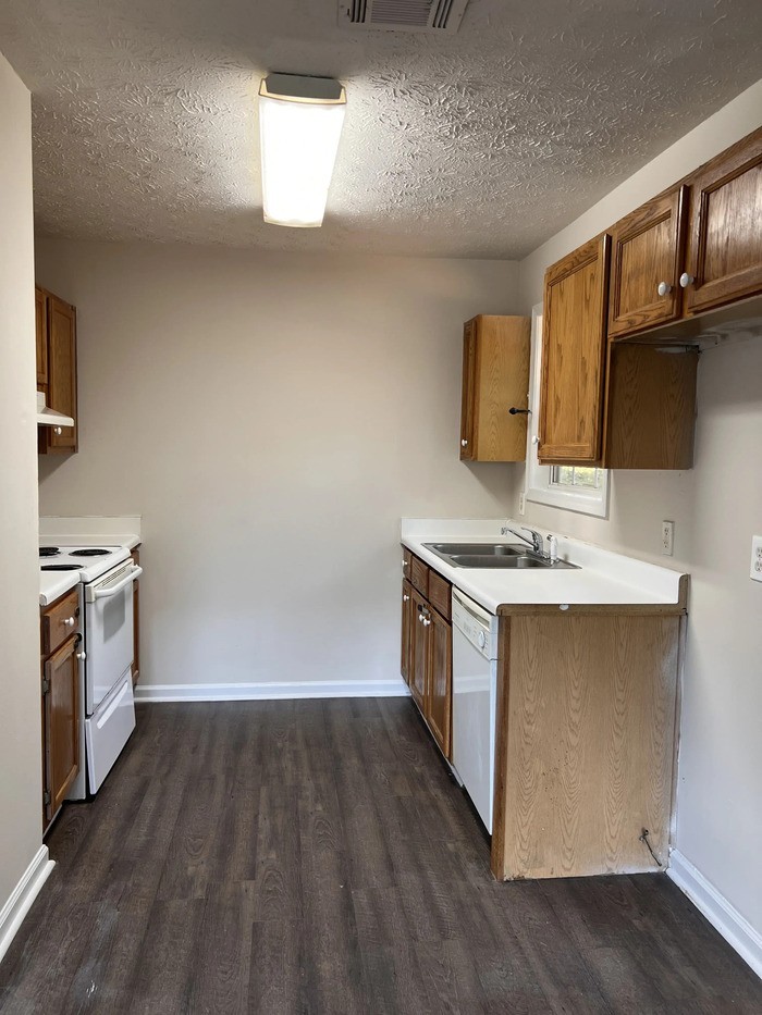 5495 Belvedere St - Photo 3 of 8