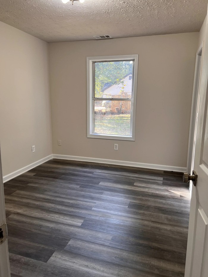 5495 Belvedere St - Photo 6 of 8