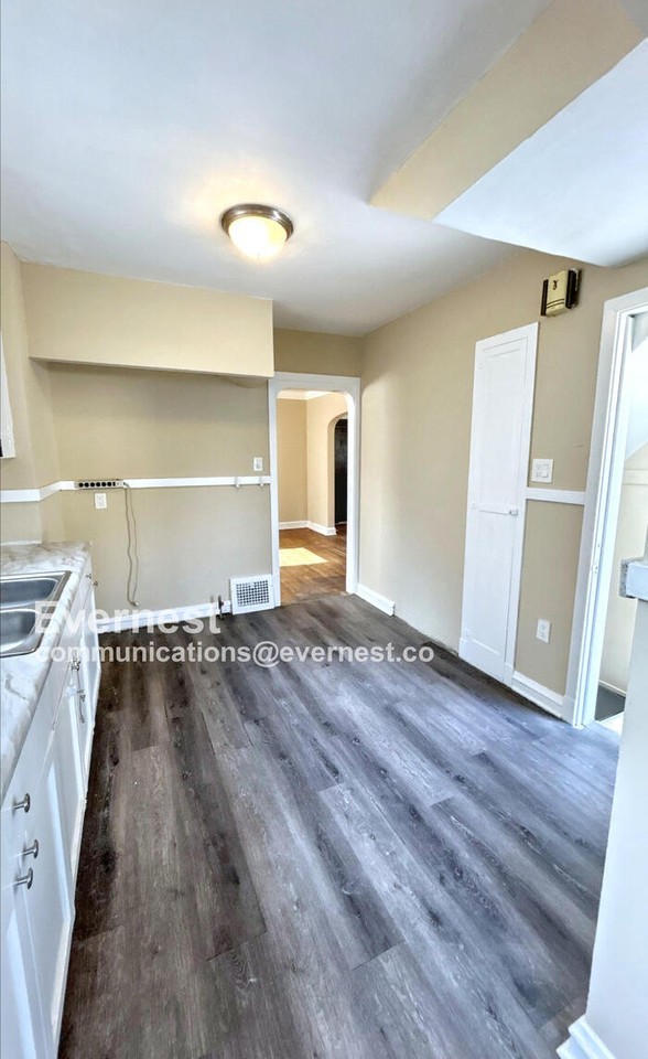 20005 Mountville Dr - Photo 4 of 22