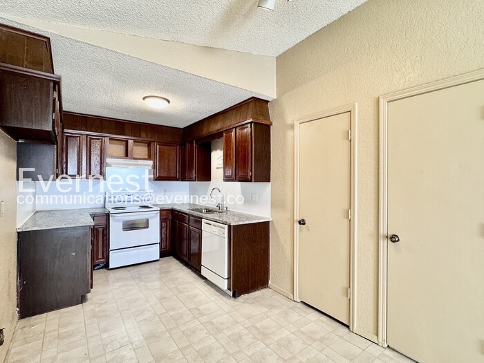 607 S Beech Ave - Photo 6 of 19