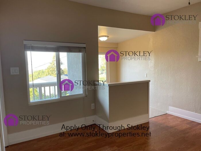 1434 Dineen St - Photo 3 of 39