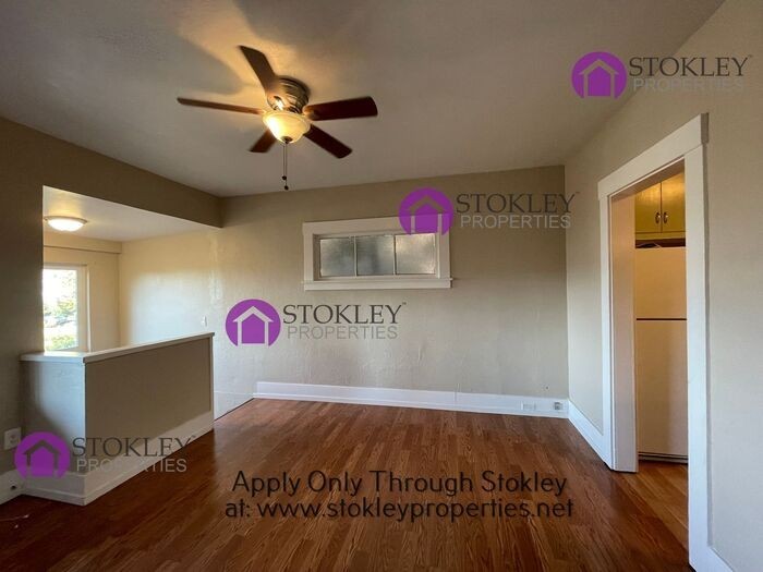 1434 Dineen St - Photo 7 of 39