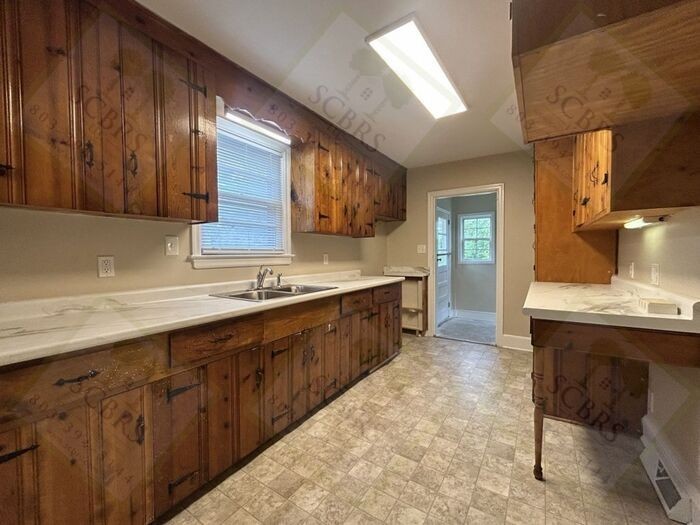1525 Ilex St - Photo 2 of 9
