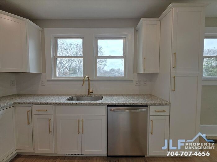 200 E 2nd St - Photo 6 of 23