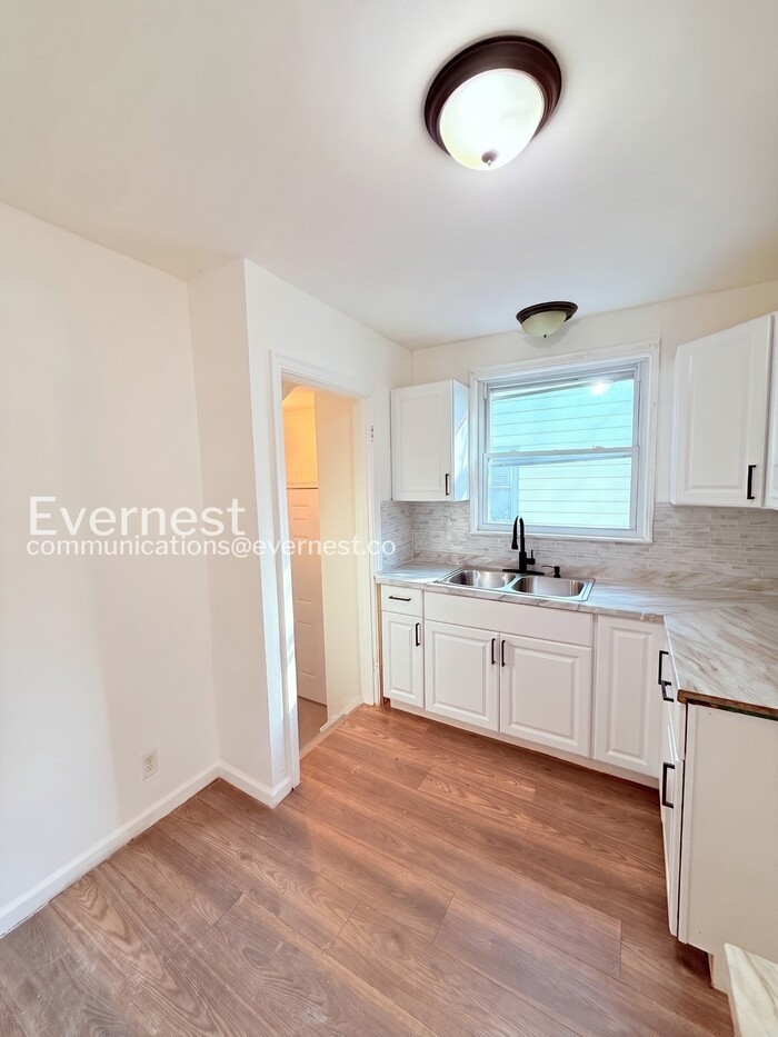 18498 Vaughan St - Photo 5 of 20