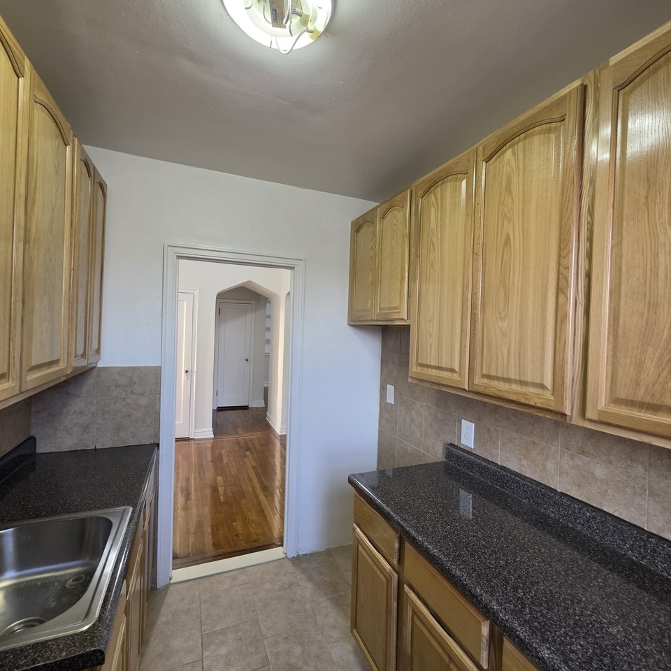 33 Loudoun St #6H - Photo 2 of 11