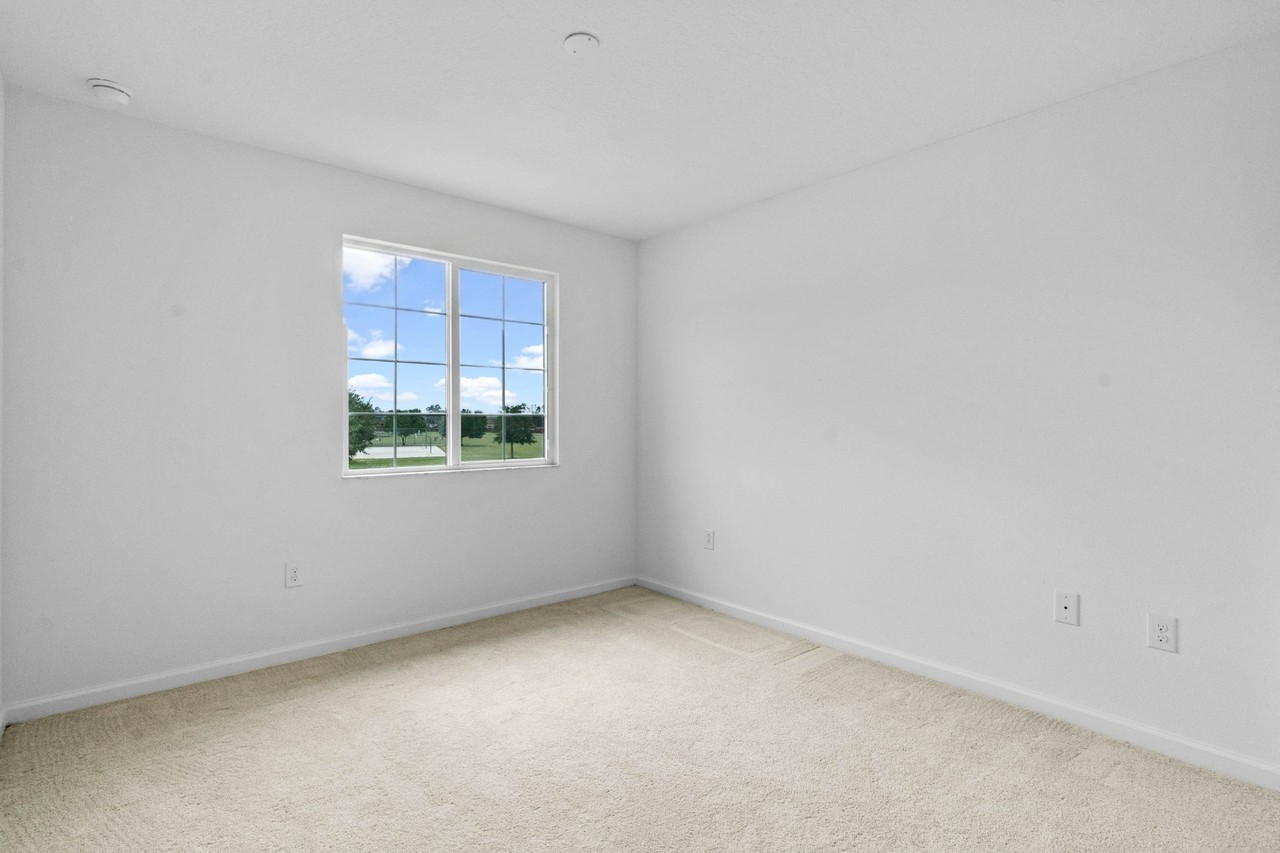 16021 Champlain St #NA - Photo 5 of 37