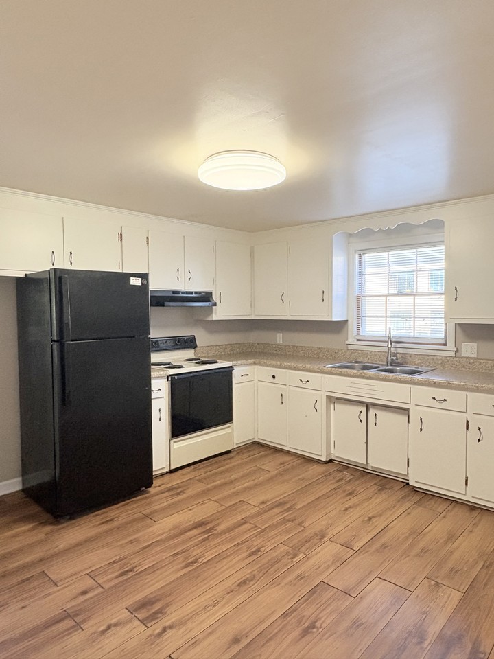 615 Cabell Dr #6 - Photo 4 of 12