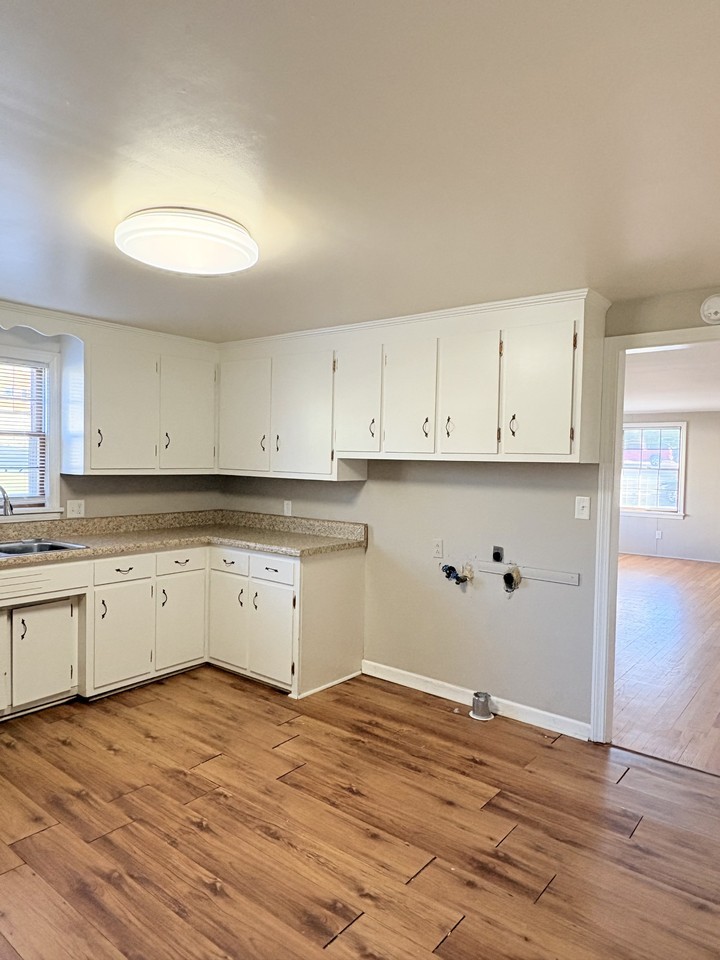 615 Cabell Dr #6 - Photo 5 of 12