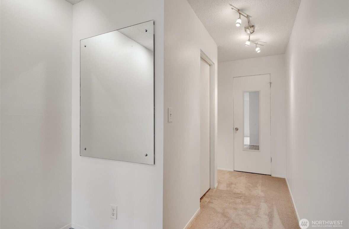 1425 S Puget Dr #B3 - Photo 2 of 17