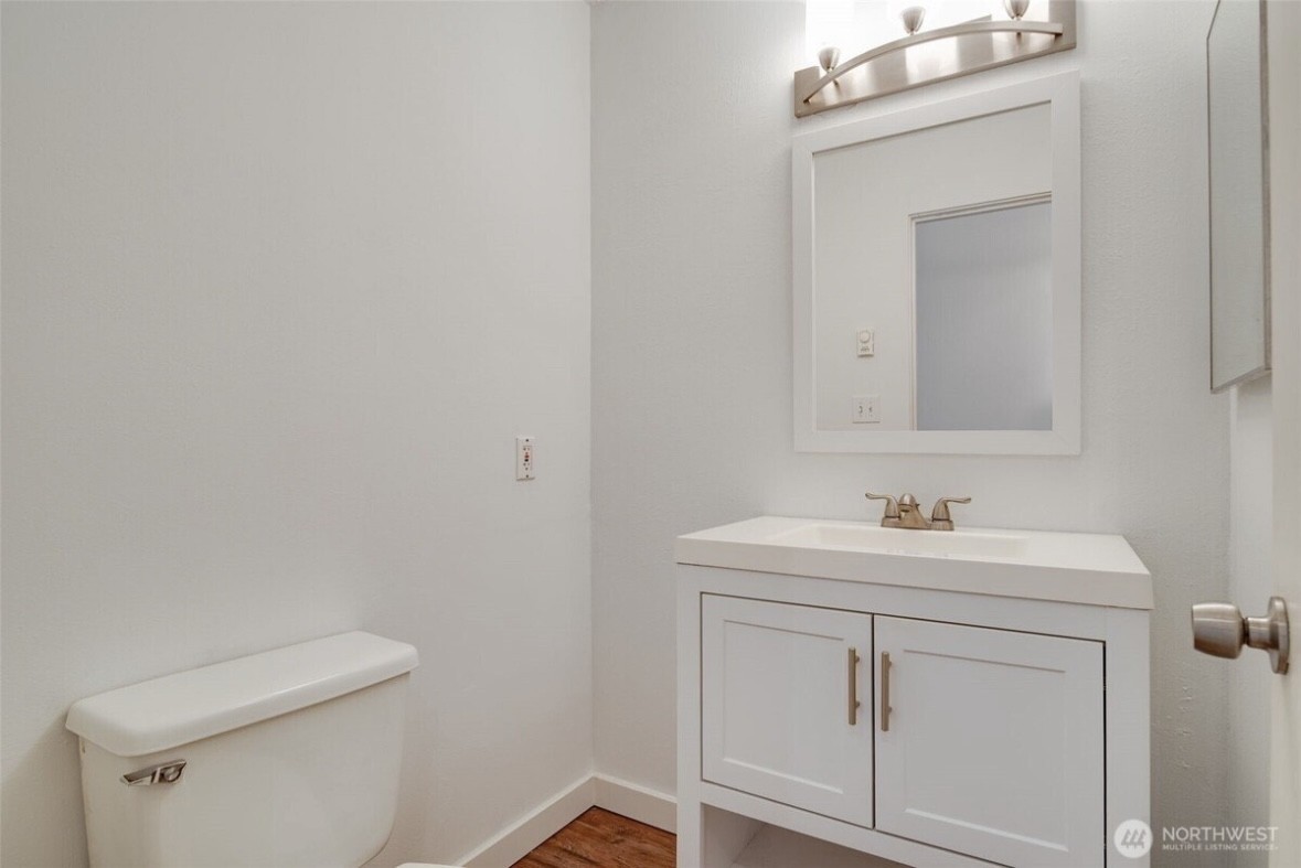 1425 S Puget Dr #B3 - Photo 3 of 17