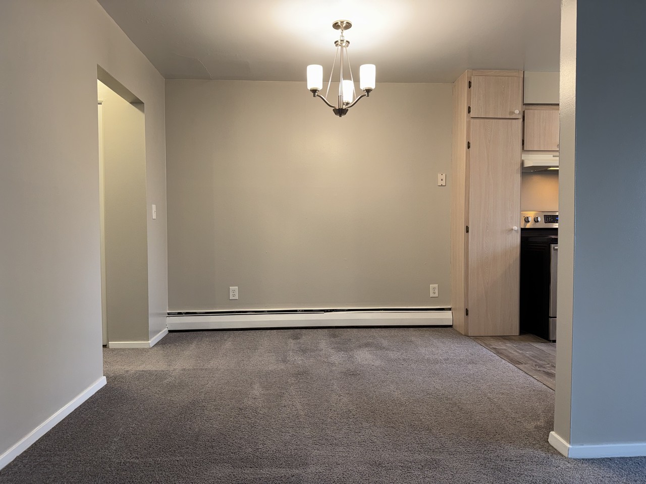 421 Parkdale Ave #D - Photo 4 of 15