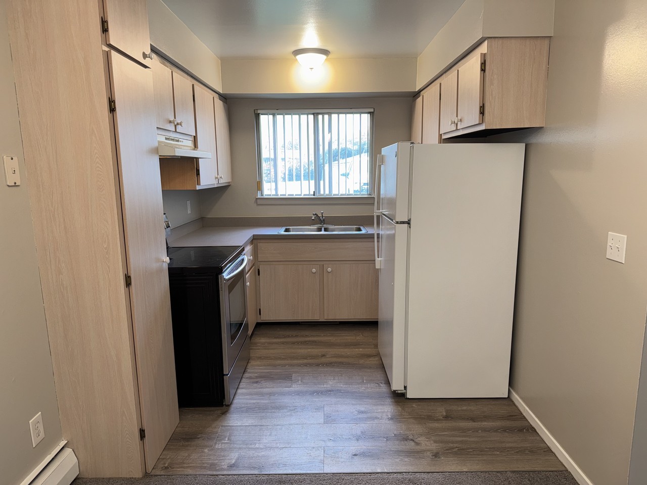 421 Parkdale Ave #D - Photo 6 of 15