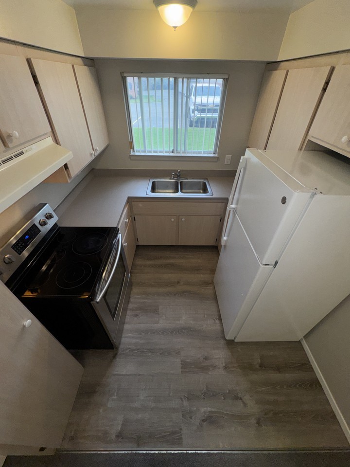 421 Parkdale Ave #D - Photo 7 of 15