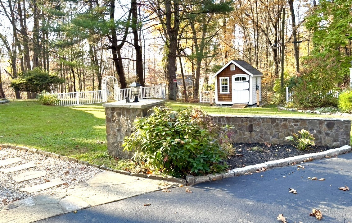 45 Greenwich Dr #NA - Photo 5 of 18