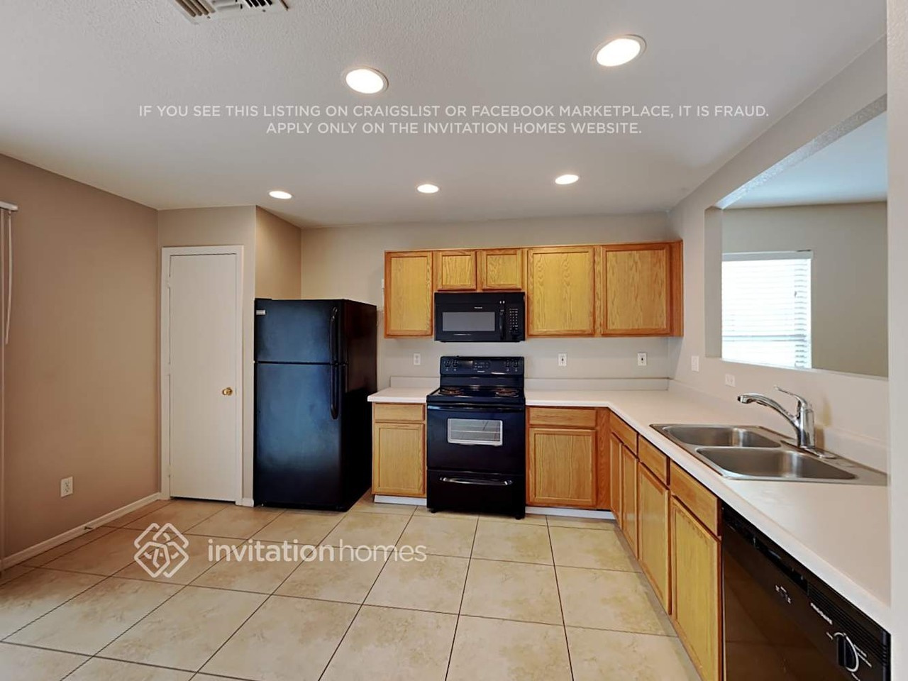 11506 W Corrine Dr - Photo 7 of 19