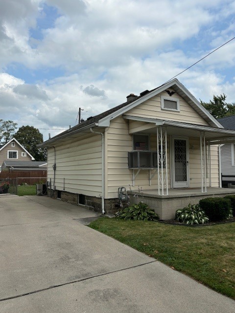 701 Dover Pl - Photo 2 of 7