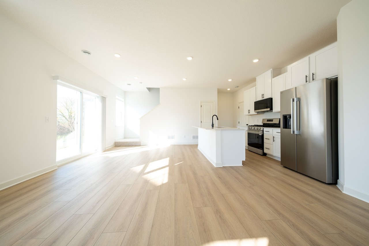 11154 203rd St W #1 - Photo 4 of 22