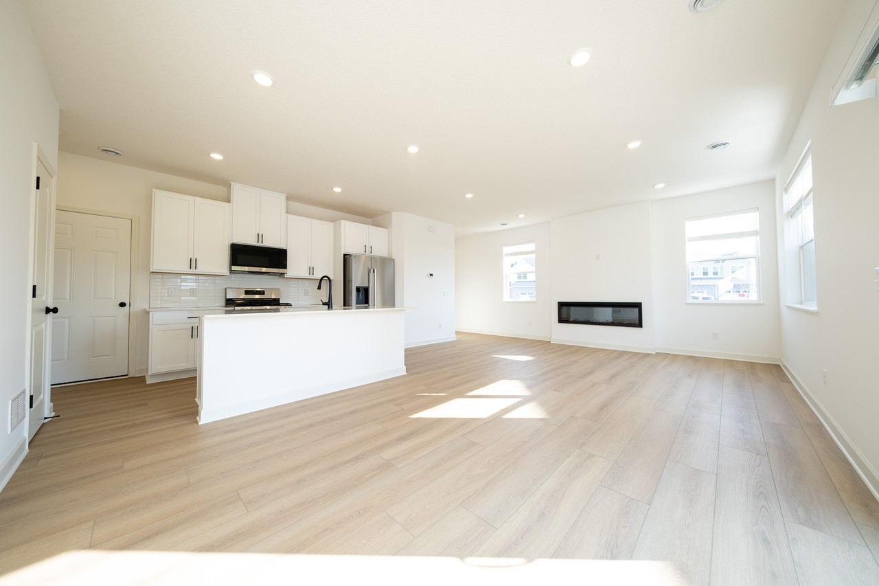 11154 203rd St W #1 - Photo 5 of 22
