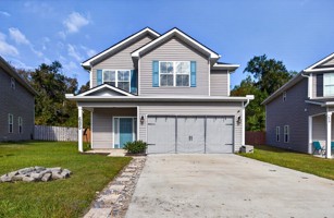 featured image of 685 Fairview Cir #1