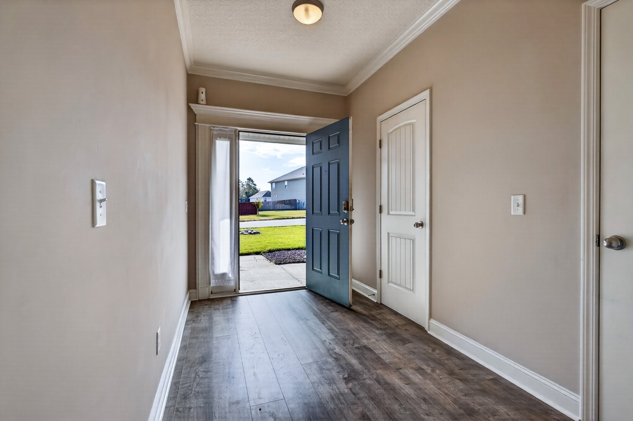 685 Fairview Cir #1 - Photo 3 of 36