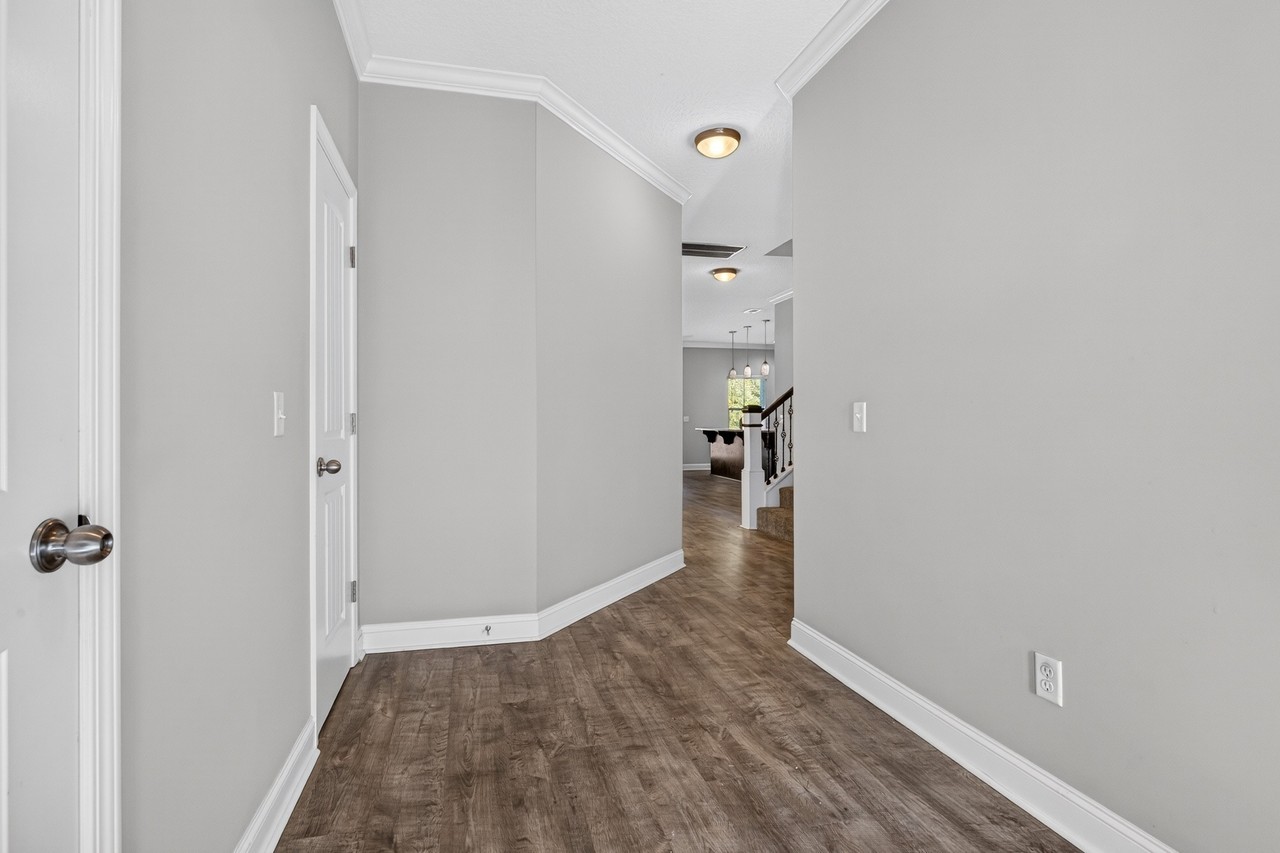 685 Fairview Cir #1 - Photo 4 of 36