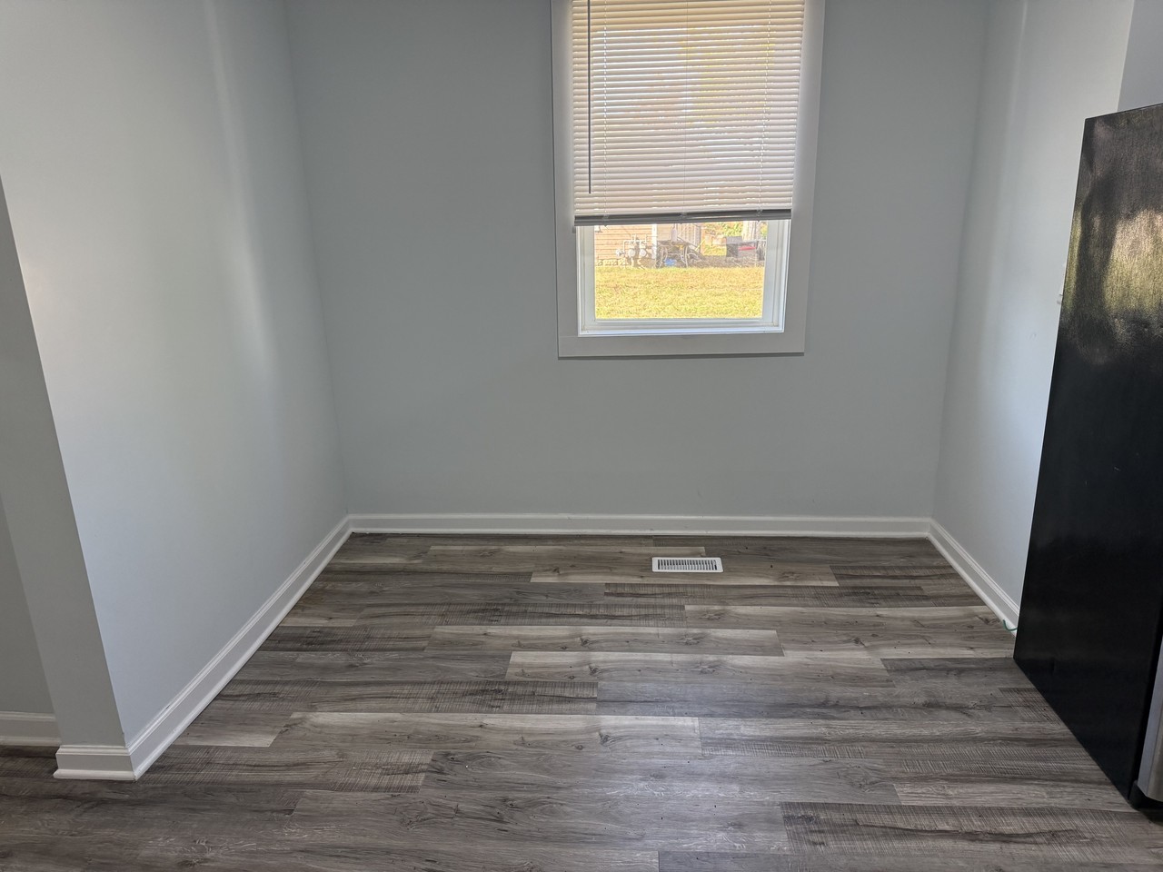 806 W Virginia Ave #1 - Photo 3 of 13