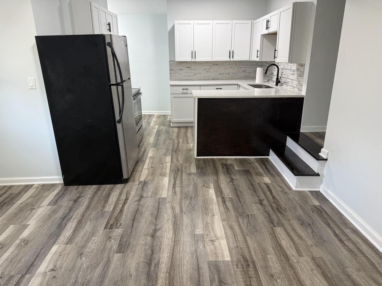 806 W Virginia Ave #1 - Photo 4 of 13